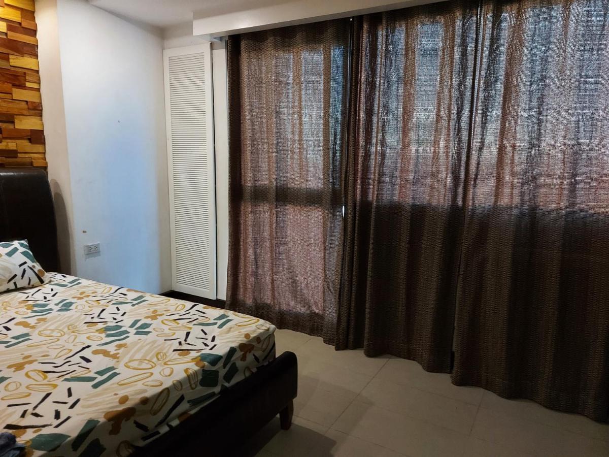 Posh Beds With City View And Pools Mandaluyong Exterior foto